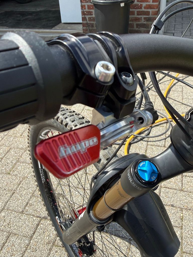 Used Rocky Mountain Altitude C70 Coil Shimano 2024 2024 Mountainbike, Black, 27.5, 29 — image 7 of 11