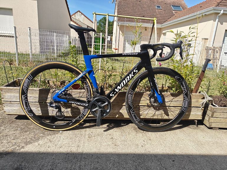 Used generic Generic Custom Shimano Ultegra Di2 2021 Road & Gravel, Blue — image 1 of 11