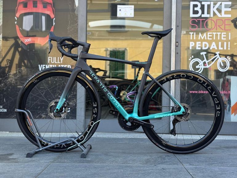 Used Bianchi Specialissima RC Durace Di2 2025 2025 Road & Gravel, Black — image 4 of 4