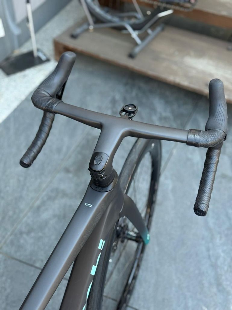 Used Bianchi Specialissima RC Durace Di2 2025 2025 Road & Gravel, Black — image 3 of 4