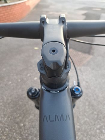 Used Orbea ALMA M30 2025 2025 Mountainbike, Black — image 4 of 5