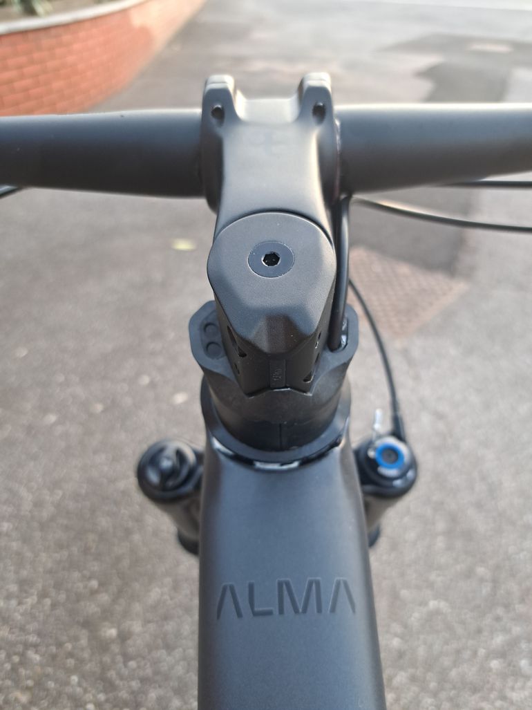Used Orbea ALMA M30 2025 2025 Mountainbike, Black — image 4 of 5