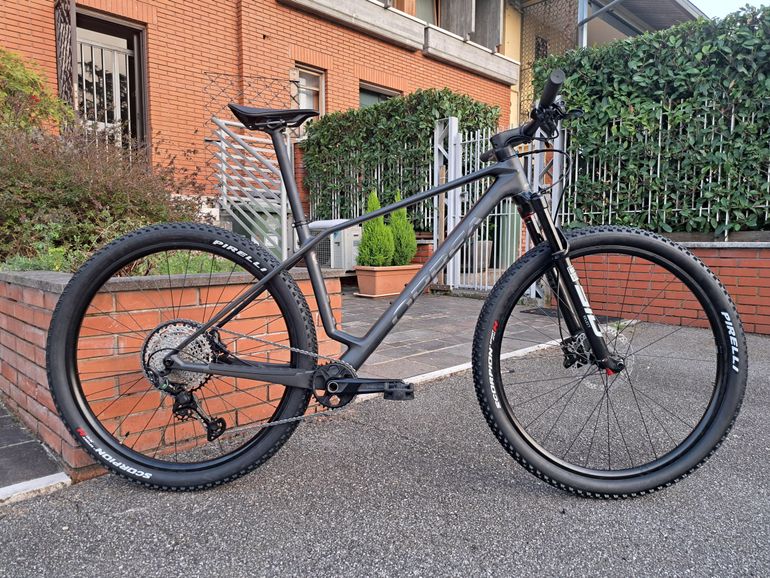 Used Orbea ALMA M30 2025 2025 Mountainbike, Black — image 1 of 5