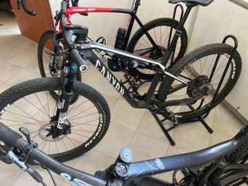 Canyon Lux Trail CF 7 2024 2024 Mountainbike usato, Bianco — immagine 1 di 8
