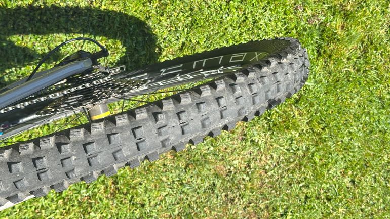 Used Focus SAM² 6.9 2023 2023 Mountainbike, Grigio chiaro — image 18 of 21