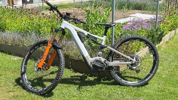 Used Focus SAM² 6.9 2023 2023 Mountainbike, Light Gray, 29 — image 2 of 21