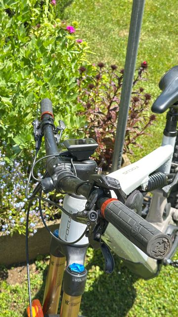 Used Focus SAM² 6.9 2023 2023 Mountainbike, Light Gray, 29 — image 9 of 21