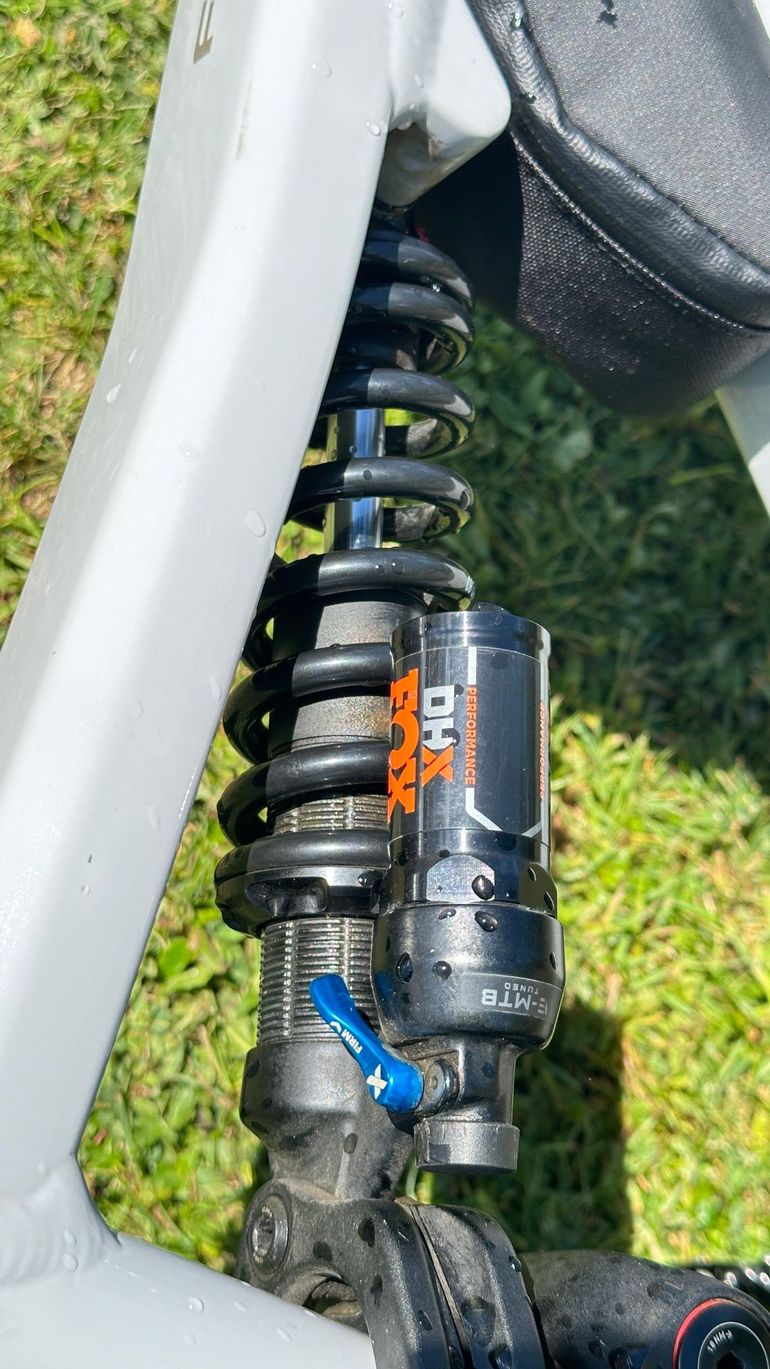 Used Focus SAM² 6.9 2023 2023 Mountainbike, Grigio chiaro — image 13 of 21