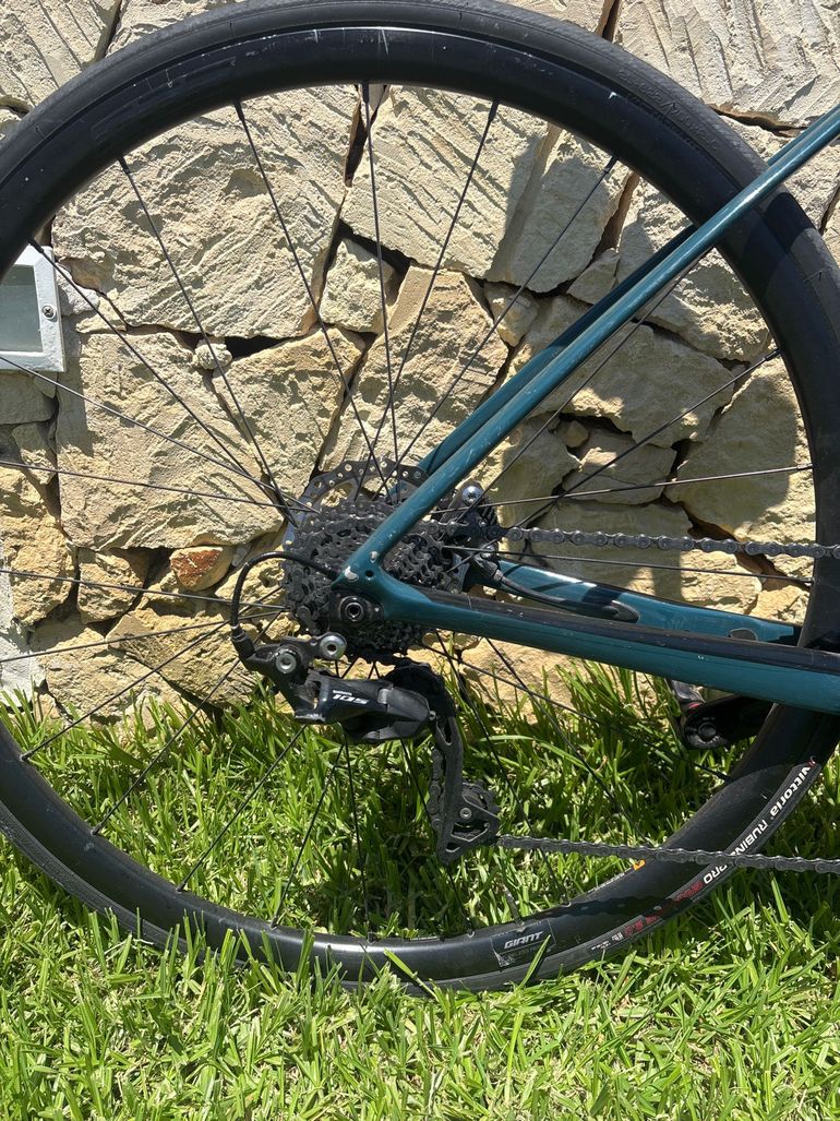 Used Giant Defy, Advanced 2 2022 2022 Road & Gravel — image 3 of 4