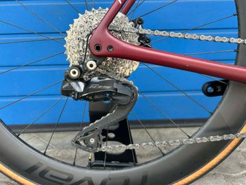 Used Specialized Roubaix 2022 2022 Road & Gravel, Red — image 7 of 9