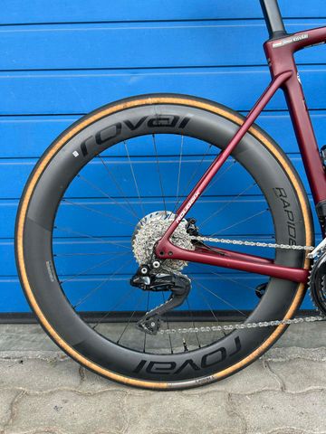 Used Specialized Roubaix 2022 2022 Road & Gravel, Red — image 3 of 9