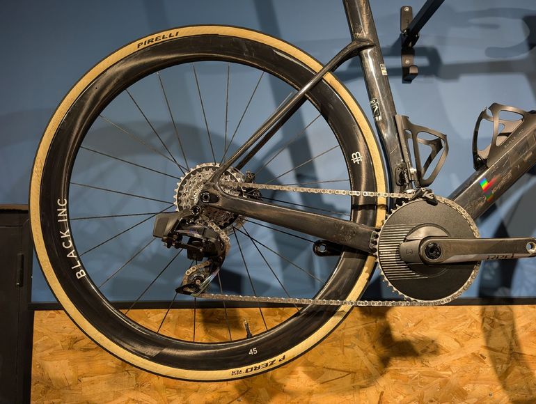 Used Factor OSTRO VAM - SRAM Force w/ Power Meter 2025 2025 Road & Gravel — image 3 of 5