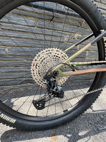 Orbea Oiz Shimano Deore XT 2023 Mountainbike usato, Verde — immagine 4 di 7