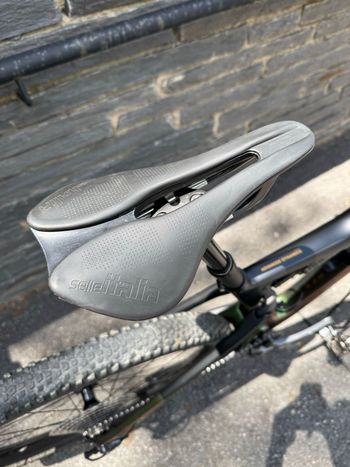 Used Orbea Oiz Shimano Deore XT 2023 Mountainbike, Verde — image 7 of 7