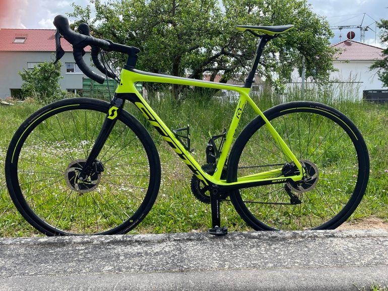 Used Scott Addict RC 10 disc 2019 2019 Road & Gravel, Green — image 1 of 8