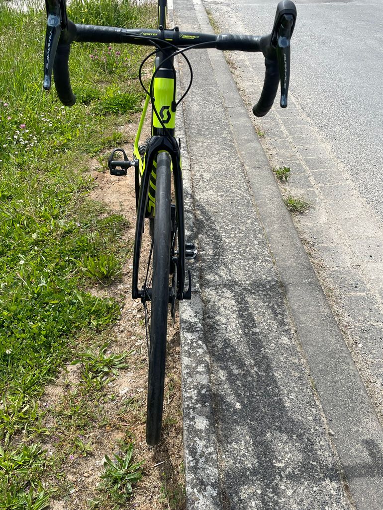 Used Scott Addict RC 10 disc 2019 2019 Road & Gravel, Green — image 3 of 8