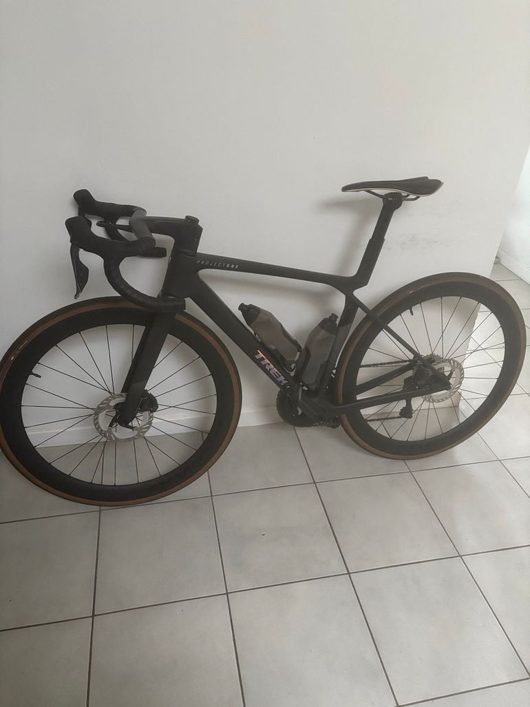 Used Trek Madone SLR 7 Gen 8 2025 2025 Road & Gravel — image 2 of 5