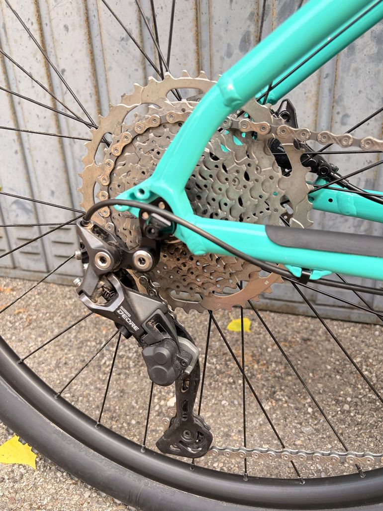 Used Trek Marlin 7 Gen 2 2023 2023 Mountainbike, Blue, 27.5, 29 — image 3 of 10