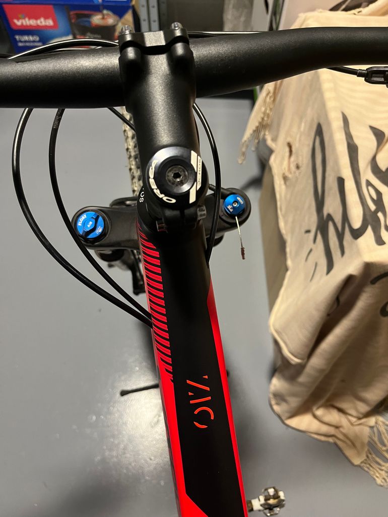 Used Orbea Orbea Oiz H30 M 2021 2021 Mountainbike, Rosso — image 3 of 11
