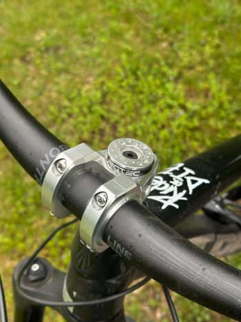 Used Trek Slash 8 2020 2020 Mountainbike, Black, 29 — image 3 of 6