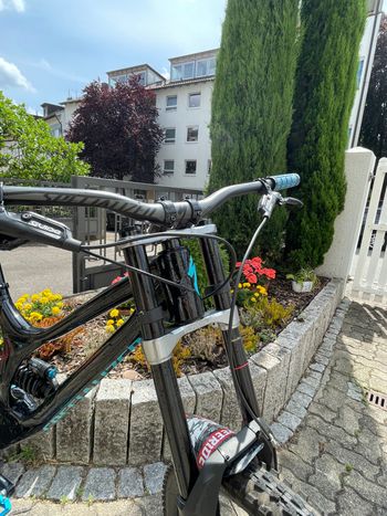 Used Specialized Demo 8 I Alloy 2018 2018 Mountainbike, Black, 27.5 — image 2 of 7