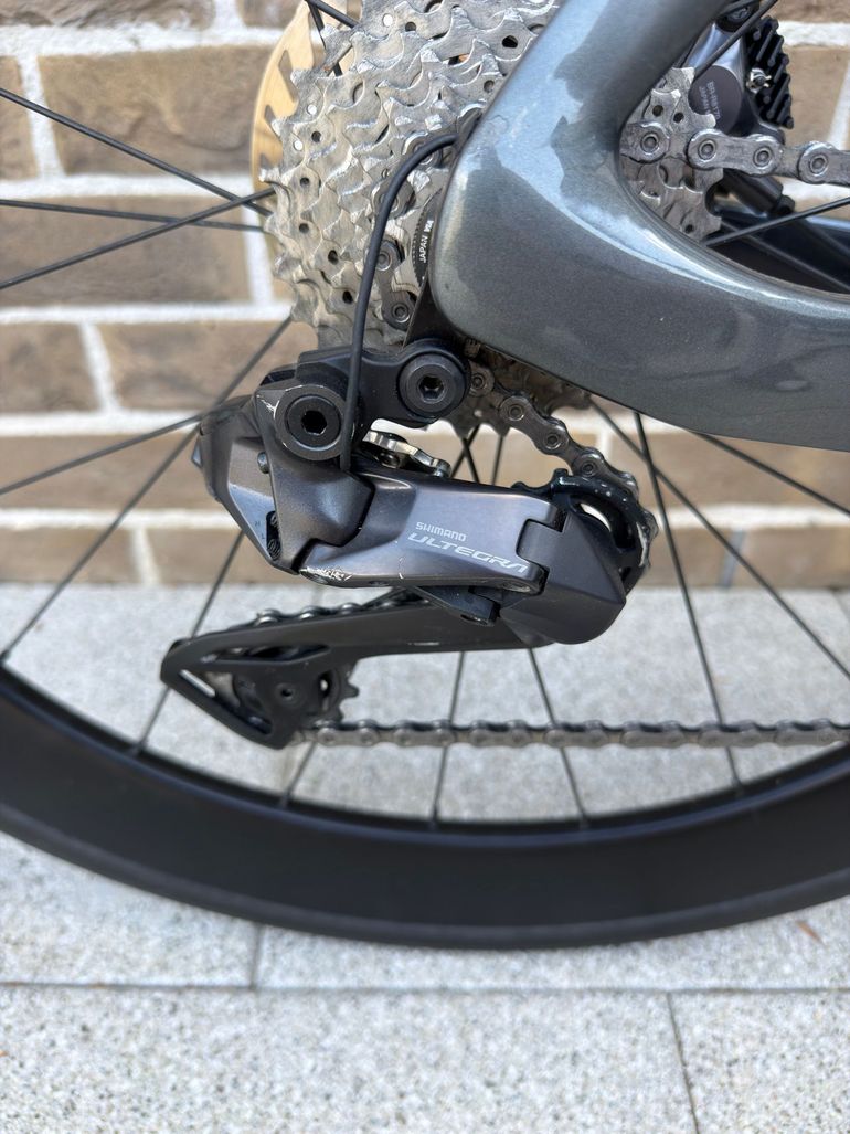 Used Bianchi Oltre Shimano Ultegra Di2 2024 Road & Gravel, Light Gray — image 7 of 19