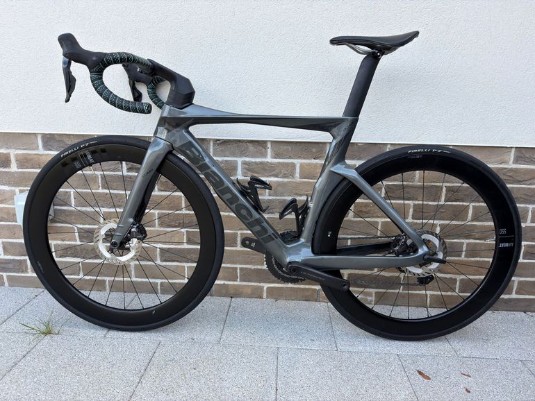Used Bianchi Oltre Shimano Ultegra Di2 2024 Road & Gravel, Light Gray — image 2 of 19