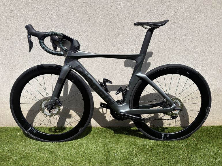 Used Bianchi Oltre Shimano Ultegra Di2 2024 Road & Gravel, Gris claro — image 2 of 7