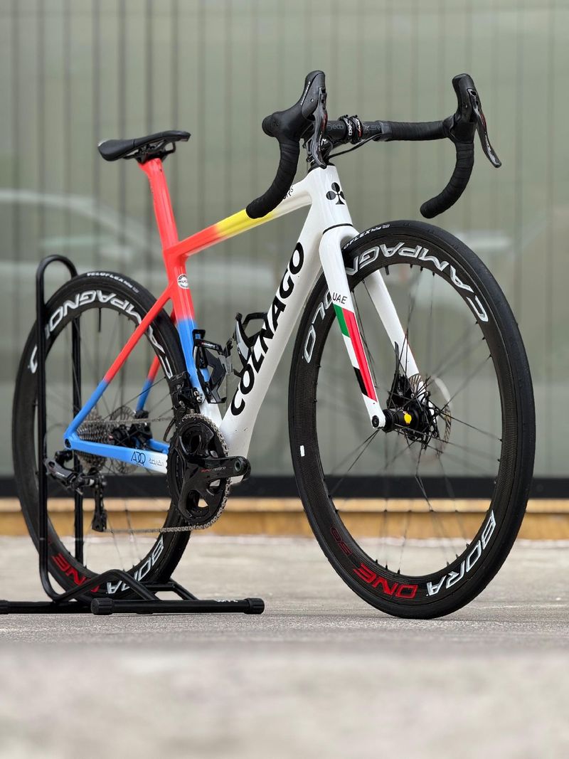Colnago Custom Campagnolo Super Record EPS 2023 Road & Gravel d'occasion