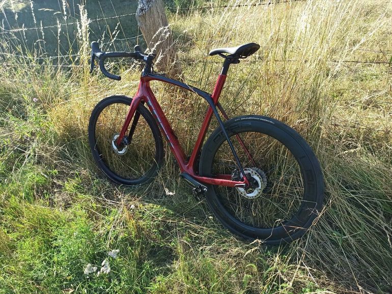 Used Trek Domane SL 6 2022 2022 Road & Gravel — image 2 of 6