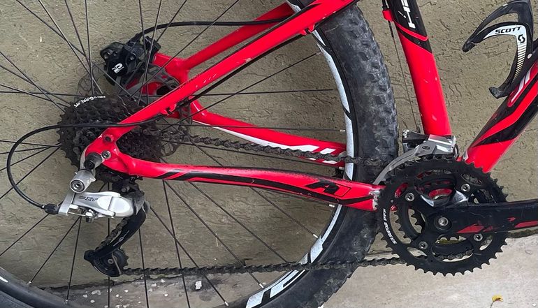 Used Specialized Rockhopper Shimano Deore XT 2016 Mountainbike, Red — image 3 of 5