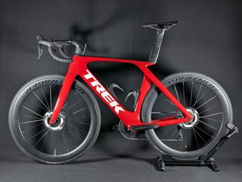 Used Trek Madone SLR 7 Gen 7 2024 2024 Road & Gravel — image 2 of 21