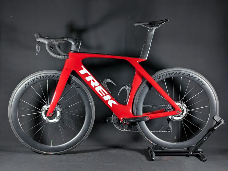 Used Trek Madone SLR 7 Gen 7 2024 2024 Road & Gravel — image 2 of 21