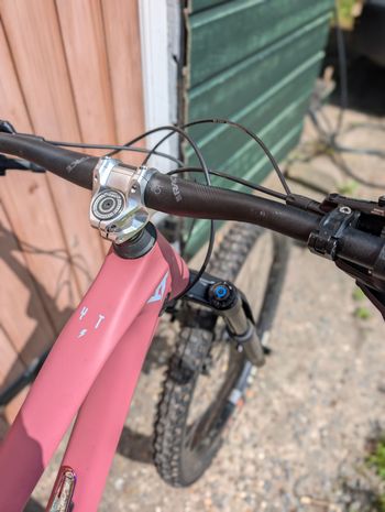 Used YT Industries Izzo Other 2025 Mountainbike — image 2 of 10
