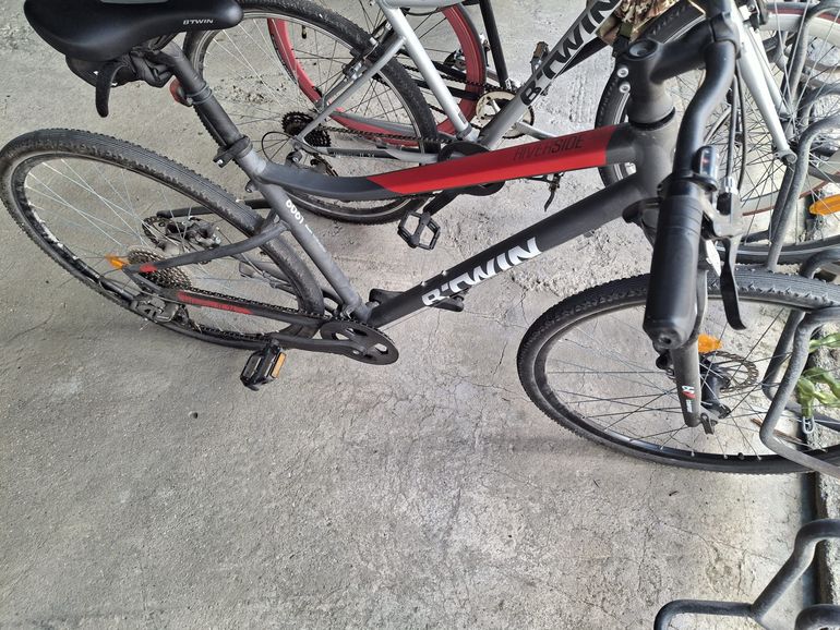 Used B’TWIN B’Twin Riverside 500 Trekking / Hybrid / Cross Bike 2024 2024 Urban, Black — image 1 of 4
