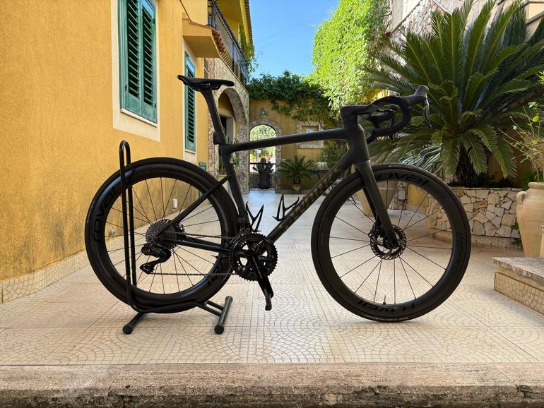 Used Specialized Tarmac Shimano Dura Ace Di2 2024 Road & Gravel — image 1 of 6