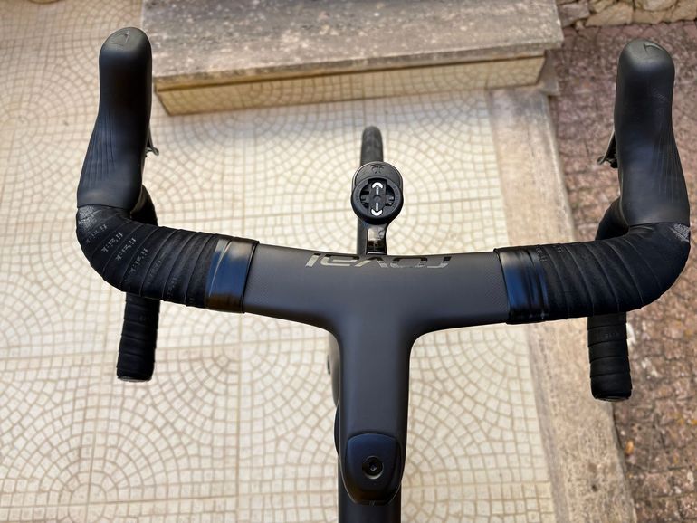 Used Specialized Tarmac Shimano Dura Ace Di2 2024 Road & Gravel — image 4 of 6