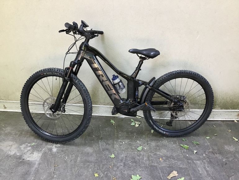 Used Trek Trek Powerfly FS GEN3 2024 Mountainbike, Schwarz — image 1 of 5