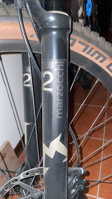 Used Orbea URRUN 10 2024 2024 Mountainbike, Light Gray, 29 — image 3 of 5