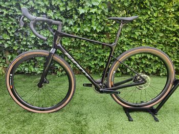 Used Giant Revolt, Advanced Pro 1 2023 2023 Road & Gravel — image 4 of 17