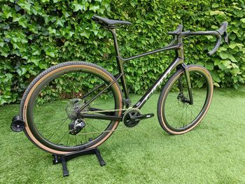 Used Giant Revolt, Advanced Pro 1 2023 2023 Road & Gravel — image 3 of 17