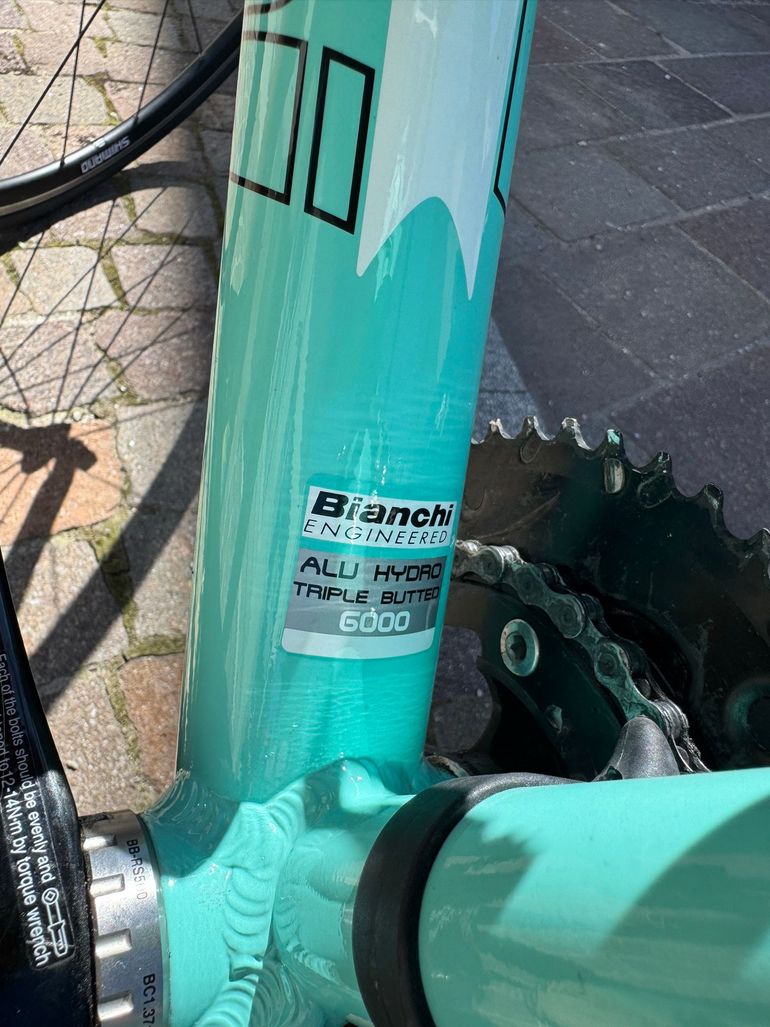 Used Bianchi Nirone Shimano 105 2018 Road & Gravel, Verde — image 4 of 9