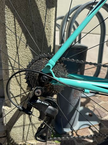 Used Bianchi Nirone Shimano 105 2018 Road & Gravel, Verde — image 8 of 9