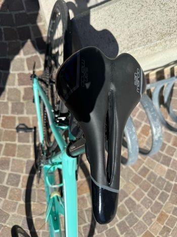 Used Bianchi Nirone Shimano 105 2018 Road & Gravel, Verde — image 6 of 9