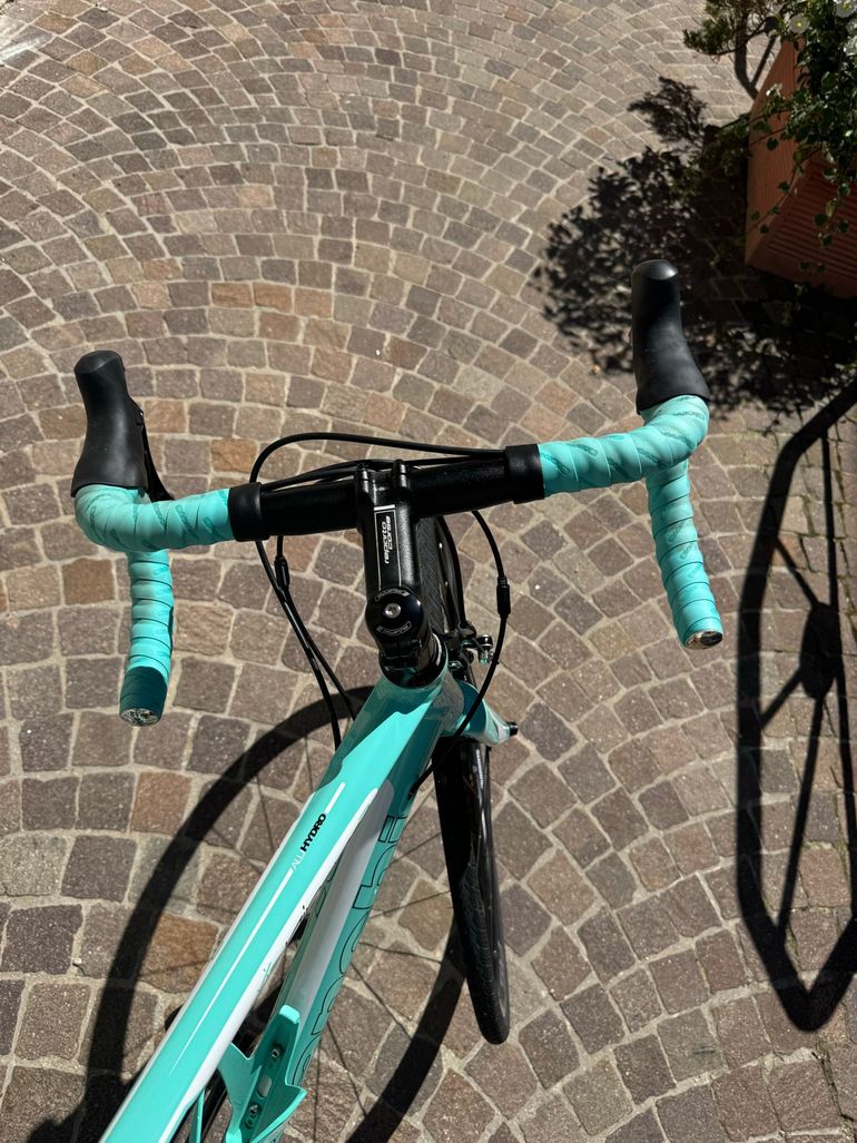 Used Bianchi Nirone Shimano 105 2018 Road & Gravel, Verde — image 5 of 9