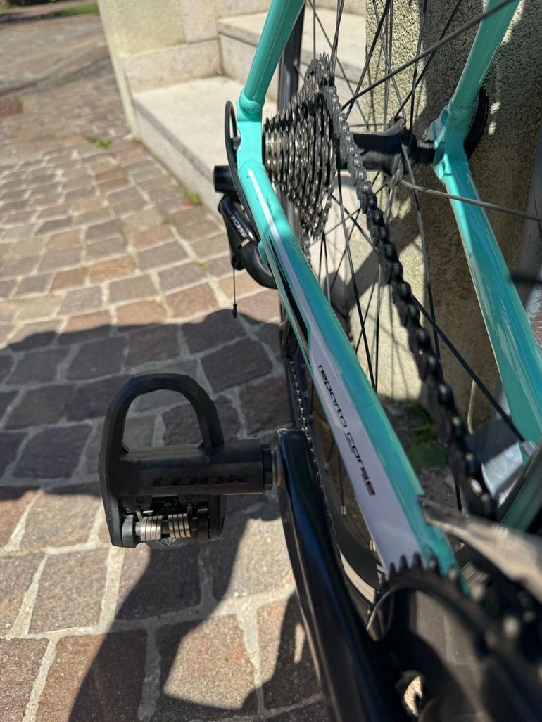 Used Bianchi Nirone Shimano 105 2018 Road & Gravel, Verde — image 3 of 9