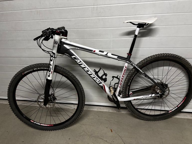 Used Cannondale FLASH 29ER 2013 Mountainbike, White — image 3 of 8