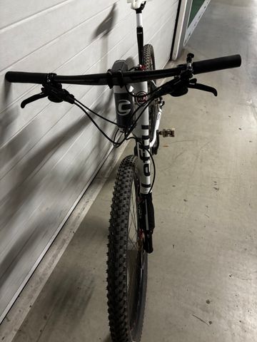 Used Cannondale FLASH 29ER 2013 Mountainbike, White — image 4 of 8
