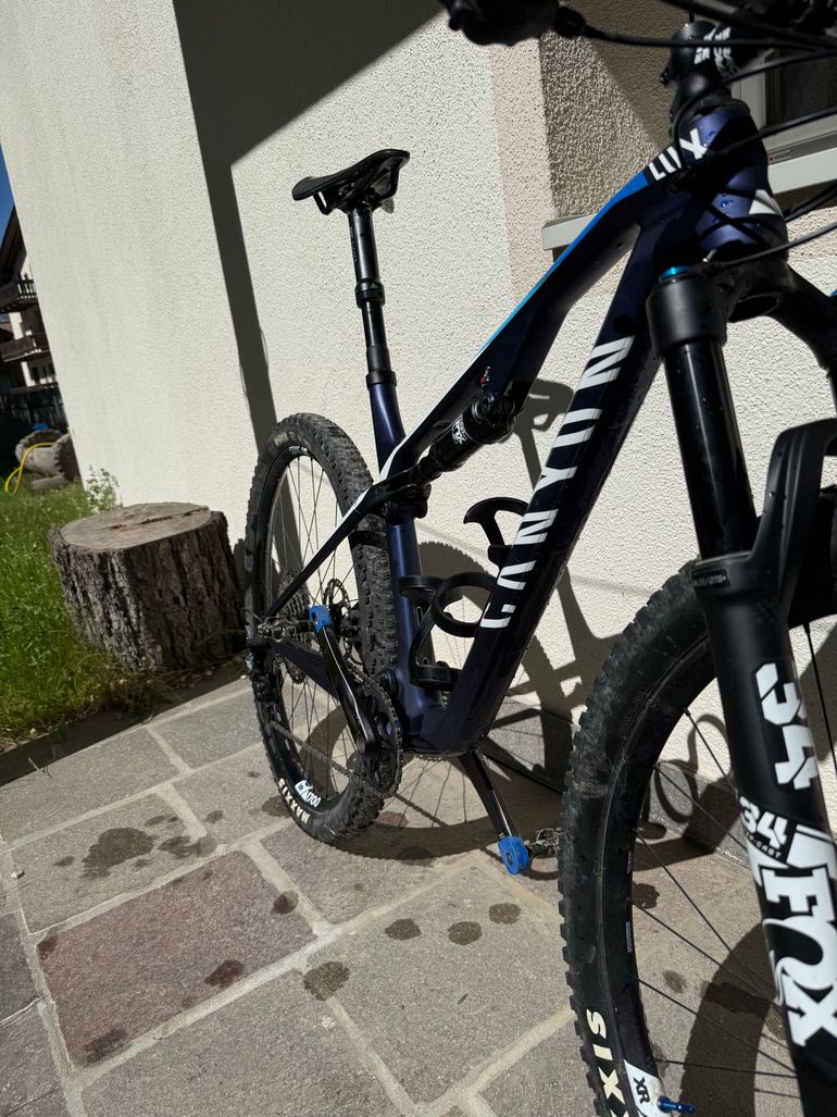 Used Canyon LUX Shimano Deore XT 2021 Mountainbike, Blu — image 6 of 10