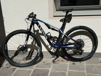 Used Canyon LUX Shimano Deore XT 2021 Mountainbike, Blu — image 2 of 10